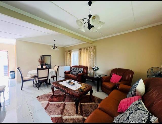 4 BEDROOM HOUSE FOR SALE IN GLENMORE